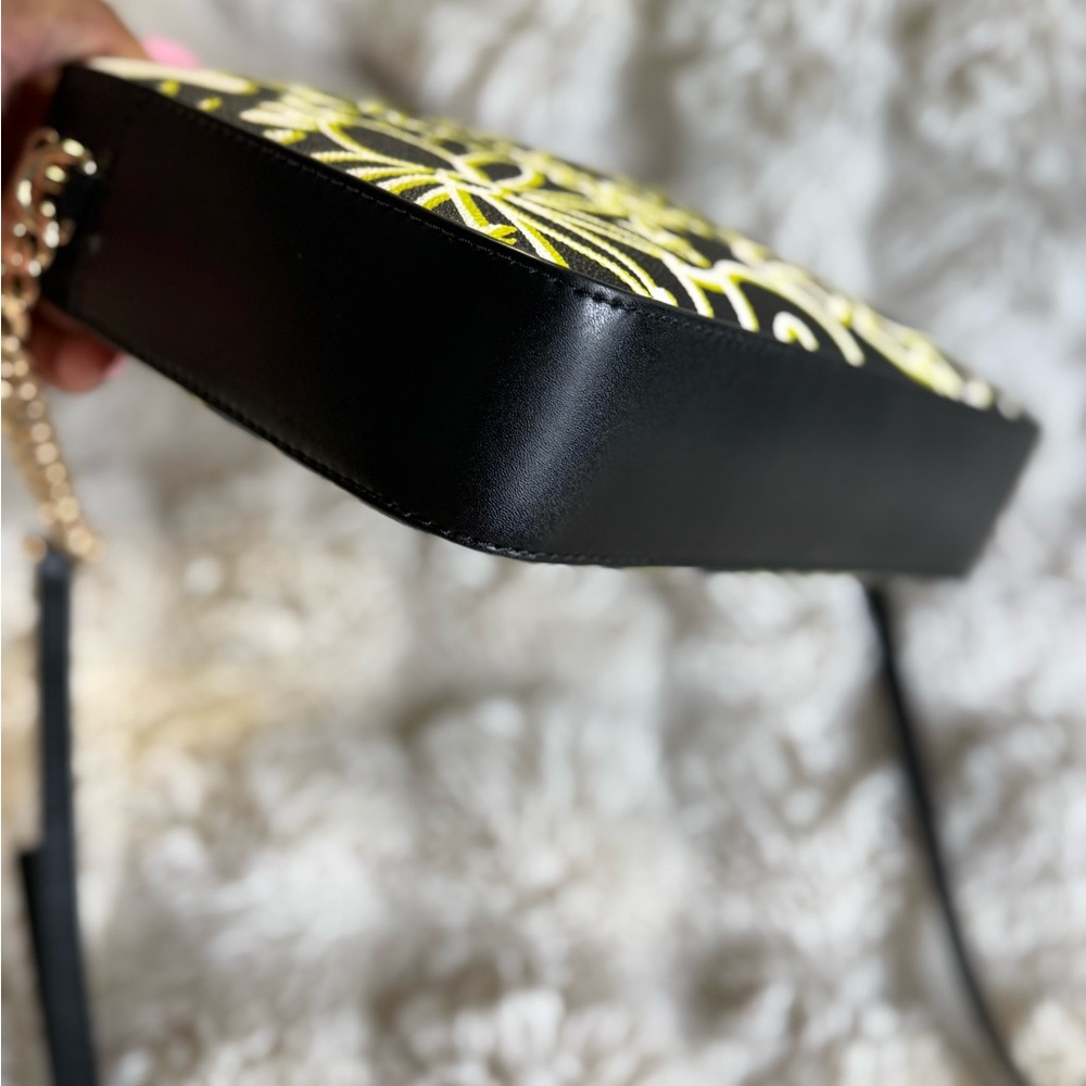 Michael Kors Graffiti Jet Set Crossbody Bag - Picture 8 of 10